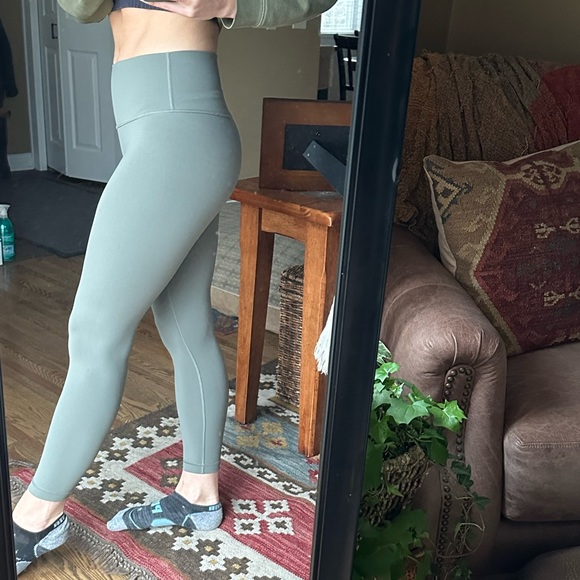 Lululemon Wunder Under - Picture 4 of 4